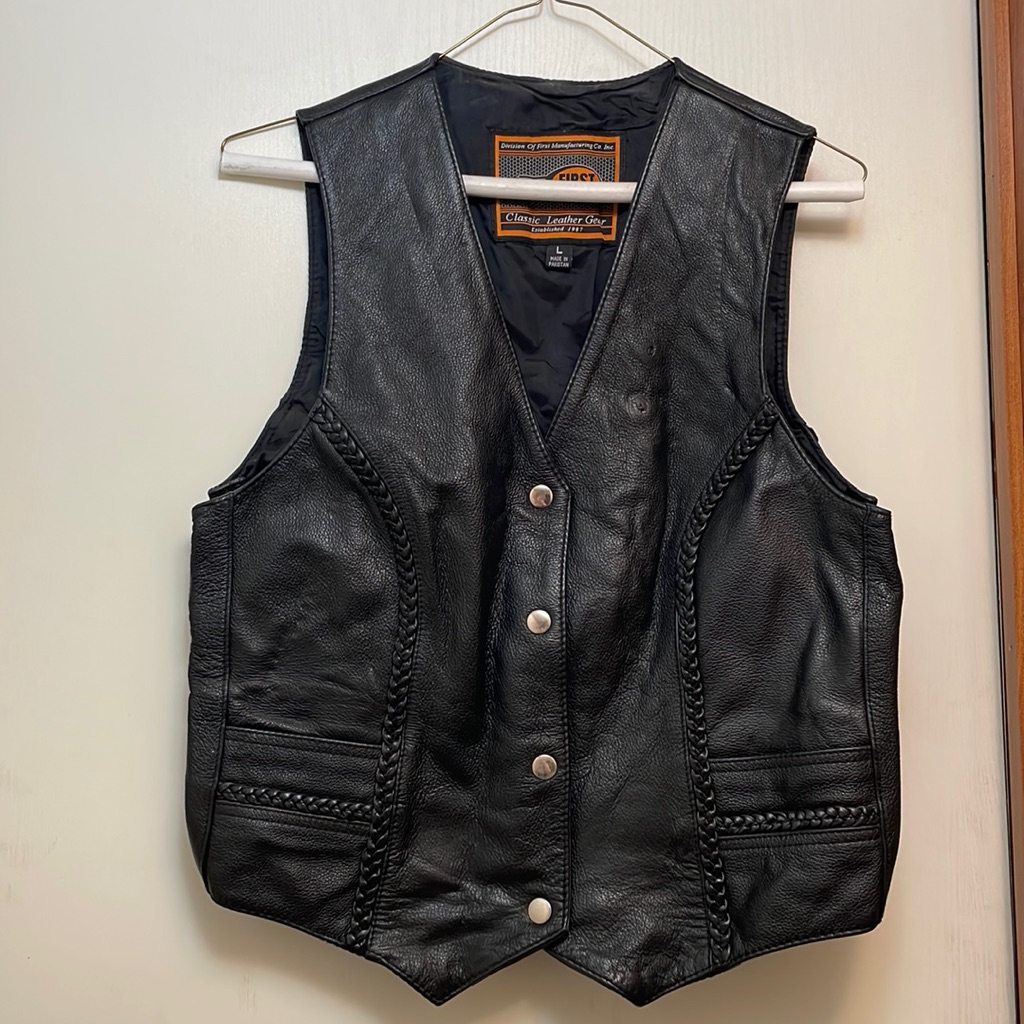 Mfg First Manufacturing Co. Women’s Large Leather Biker Vest.